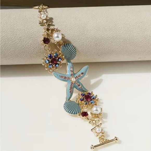 💙 Betsey Johnson Stunning Seashell Starfish Bracelet 💙 - Picture 2 of 5